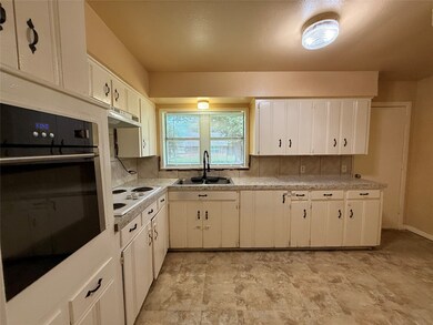 10407 Homestead Rd, Houston, TX 77016 - photo 5