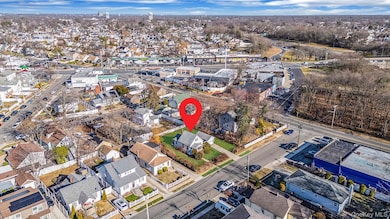 633 Hill St, Uniondale, NY 11553 - photo 6