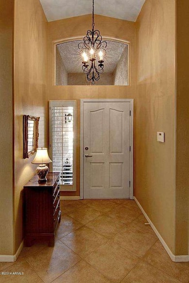 SPACIOUS FOYER