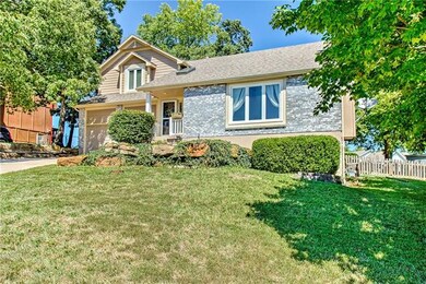 202 SW 25th St, Oak Grove, MO 64075 - photo 2