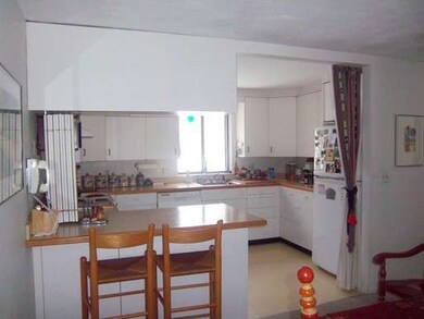 342 Hemlock Cir, Lincoln, MA 01773 - photo 2