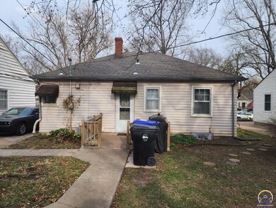 1179 SW Collins Ave, Topeka, KS 66604 - photo 2