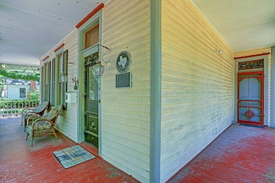 404 S Beauregard St, Alvin, TX 77511 - photo 4