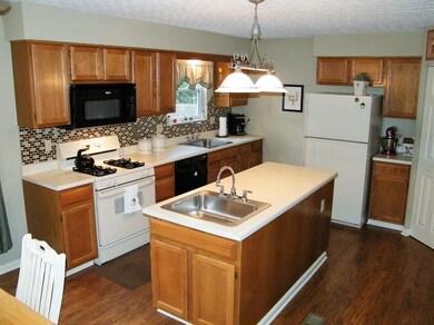 326 Marjoram Dr, Columbus, OH 43230 - photo 6