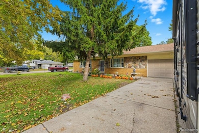 38990 Lanse Creuse St, Harrison Township, MI 48045 - photo 3