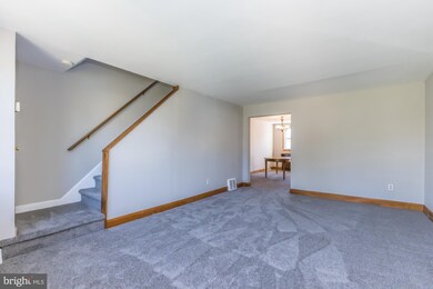 262 Crestwood Dr, Clifton Heights, PA 19018 - photo 4