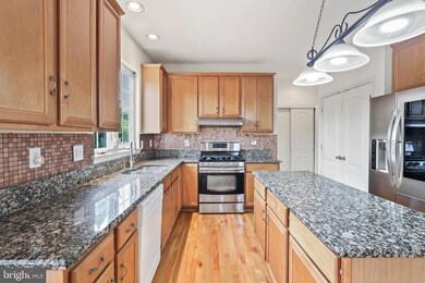 39 Rembrandt Way, East Windsor, NJ 08520 - photo 5