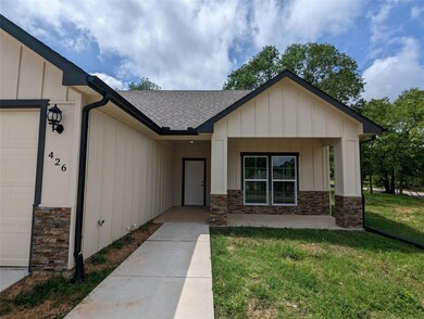 426 W Munson St, Denison, TX 75020 - photo 2