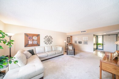 02 - Living Room