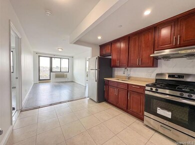 70-26 Queens Blvd unit 5F, Woodside, NY 11377 - photo 2