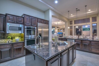 Built-In Refrigerator & SS Appliances