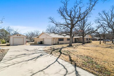 800 Cortez St, Denison, TX 75020 - photo 2