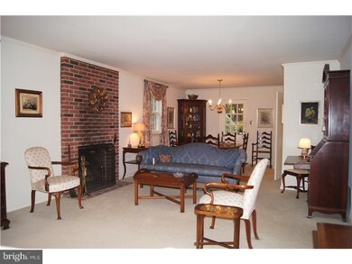 607 Midland Cir, Berwyn, PA 19312 - photo 3