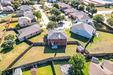 4920 Steeple Chase Ct, Grand Prairie, TX 75052 - photo 3