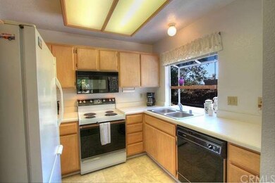 Clean kitchen, no bruises noted here. Just sunshin
