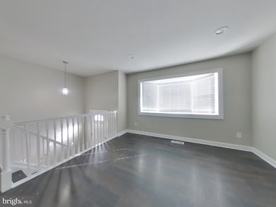 6022 Lucente Ave, Suitland, MD 20746 - photo 2