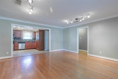 2018 Saxon Dr, Houston, TX 77018 - photo 3