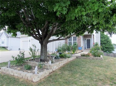 611 Seaton Blvd, Raymore, MO 64083 - photo 2