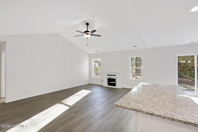 412 University Dr, Jacksonville, NC 28546 - photo 6