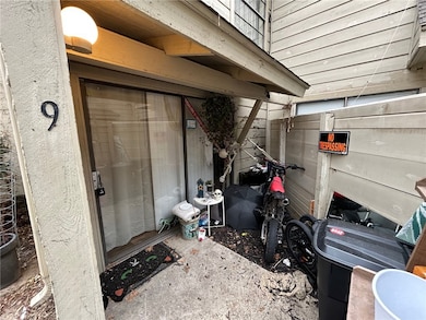 4405 Carter Creek Pkwy unit 9, Bryan, TX 77802 - photo 2