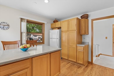 851 Glenview Ave, Mundelein, IL 60060 - photo 7