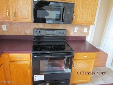 10100 Landwood Dr, Louisville, KY 40291 - photo 2