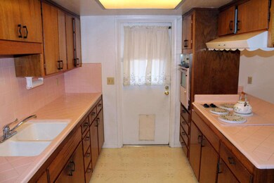 2204 E Balsam Cir, Mesa, AZ 85204 - photo 7