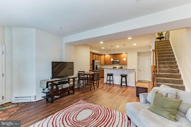 910 Hall Station Dr unit 103, Bowie, MD 20721 - photo 4