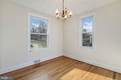 6710 Oak Dr, Alexandria, VA 22306 - photo 4