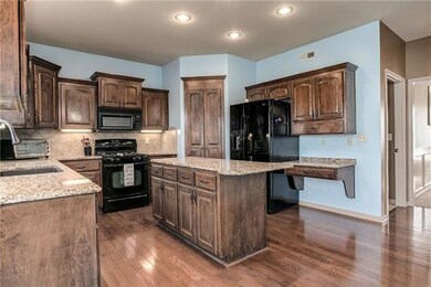 908 Birchwood Dr, Raymore, MO 64083 - photo 3