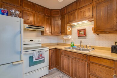 4024 SW 33rd Terrace, Topeka, KS 66614 - photo 7
