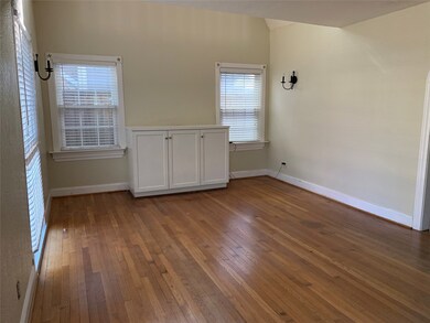 440 Cortlandt St, Houston, TX 77007 - photo 2