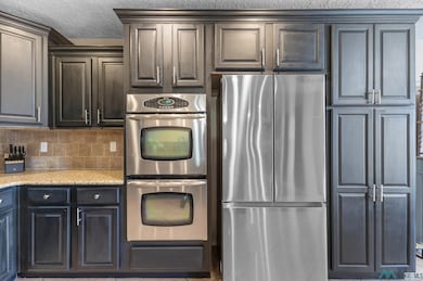 2221 Boxwood Cir, Portales, NM 88130 - photo 6