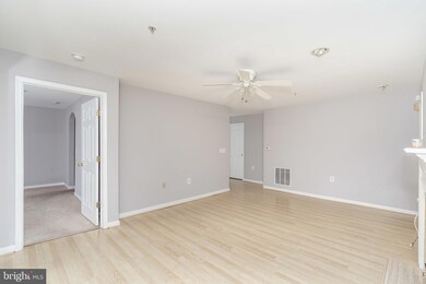 125 Timberbrook Ln unit 104, Gaithersburg, MD 20878 - photo 3