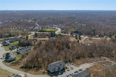 5425 Forester Dr unit 3A, High Point, NC 27265 - photo 5