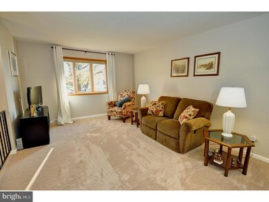 218 Hemlock Dr, North Wales, PA 19454 - photo 2