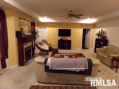 24 Acorn Dr, Harrisburg, IL 62946 - photo 2