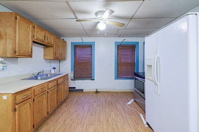 92 Cedar St, Springfield, MA 01105 - photo 3