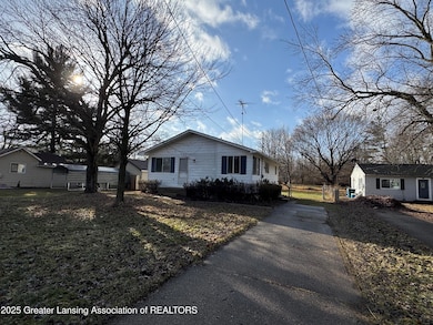1729 Reo Rd, Lansing, MI 48910 - photo 2