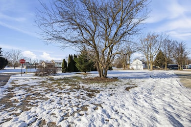 503 Jennings St, Kenton, OH 43326 - photo 2