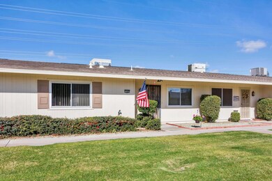 13682 N Garden Court Dr, Sun City, AZ 85351 - photo 2