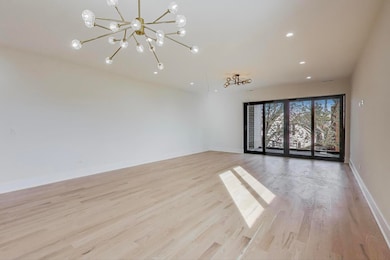 2307 W Foster Ave unit 1, Chicago, IL 60625 - photo 4