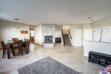 1253 E Julian Dr