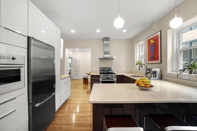 285 Tappan St, Brookline, MA 02445 - photo 6