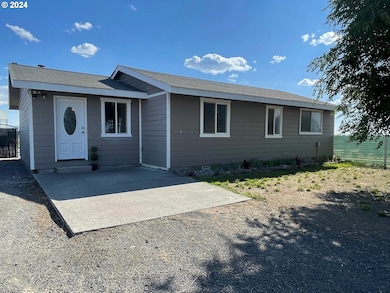 87722 Pinion Ln, Christmas Valley, OR 97641 - photo 2
