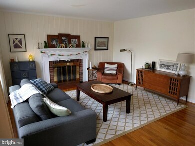 7302 Pinecastle Rd, Falls Church, VA 22043 - photo 2