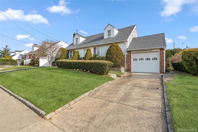 178 Farnum Blvd, Franklin Square, NY 11010 - photo 2