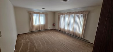 134 N Linden St, Dodge, NE 68633 - photo 4