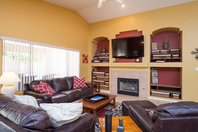 05- LIVING AREA