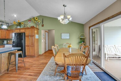 7-web-or-mls-2850 144th Ave 4